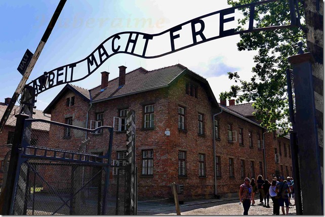 da-Pologne Entrée du Camp Auschwitz I-03.07.19a