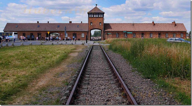dk-Pologne Entrée Camp Auschwitz-Birkenau 03.07.19a